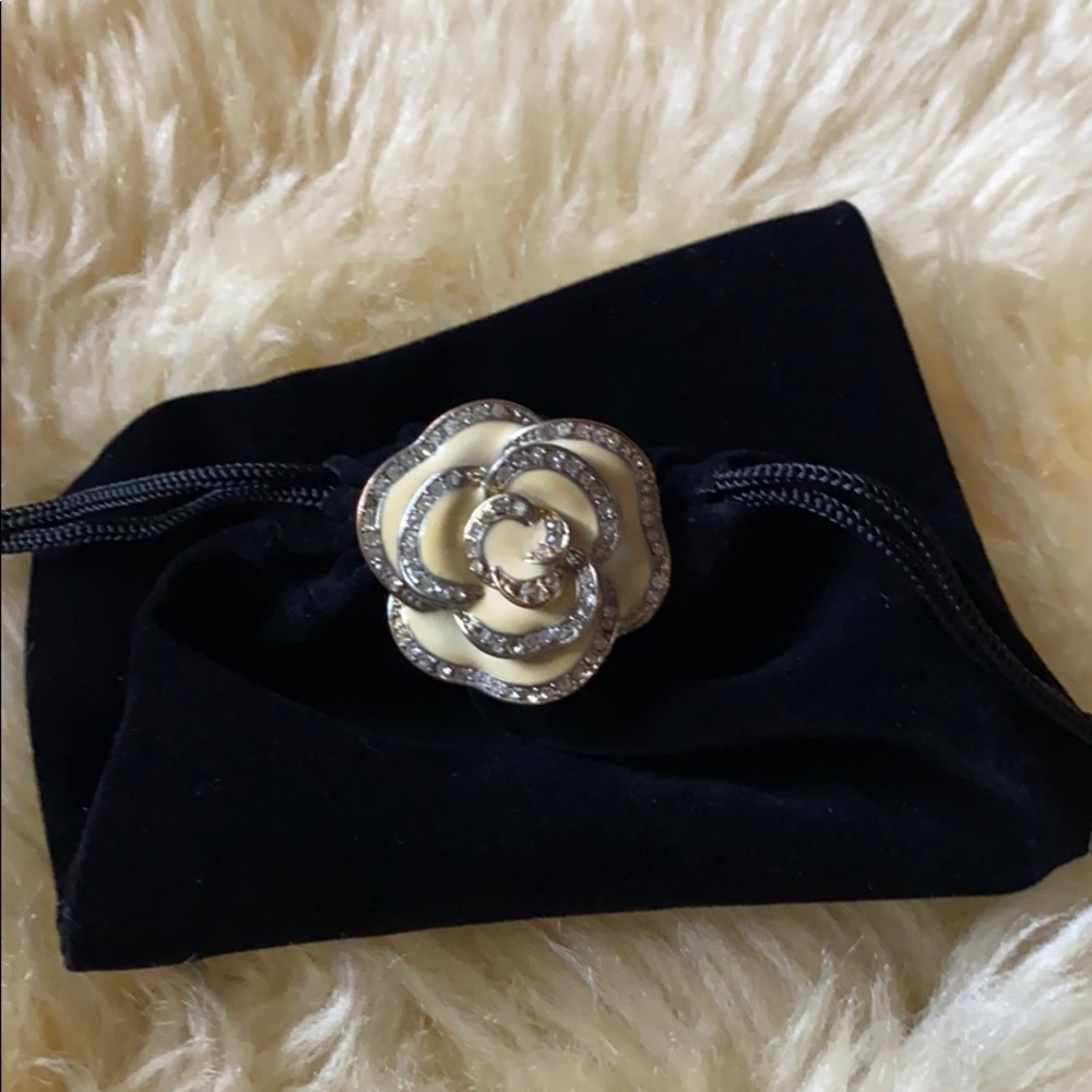 Flower shape ring
